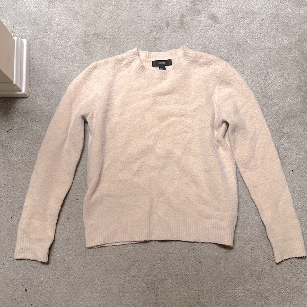 Forever 21 nude fuzzy sweater size medium